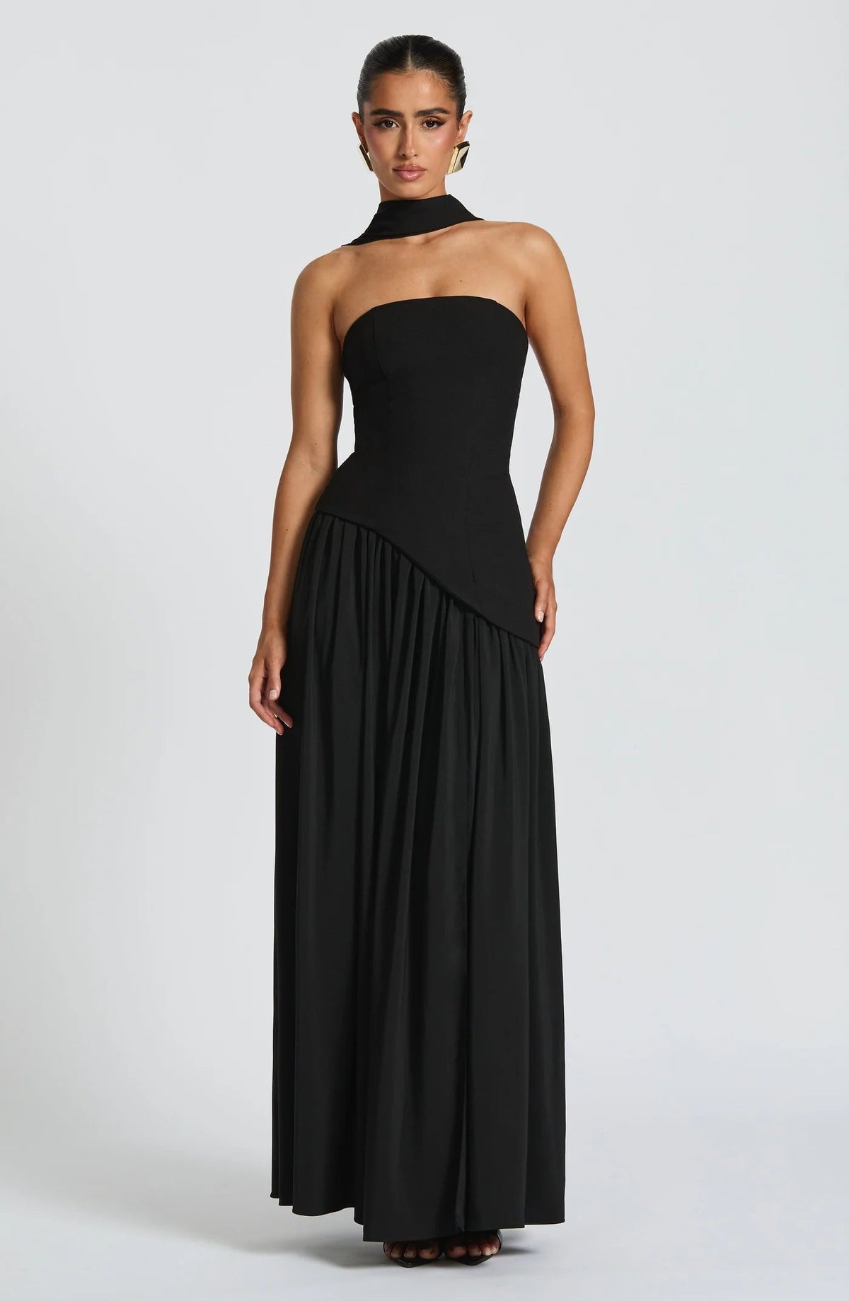Talentueuse – La Robe Romantique Sculpturale